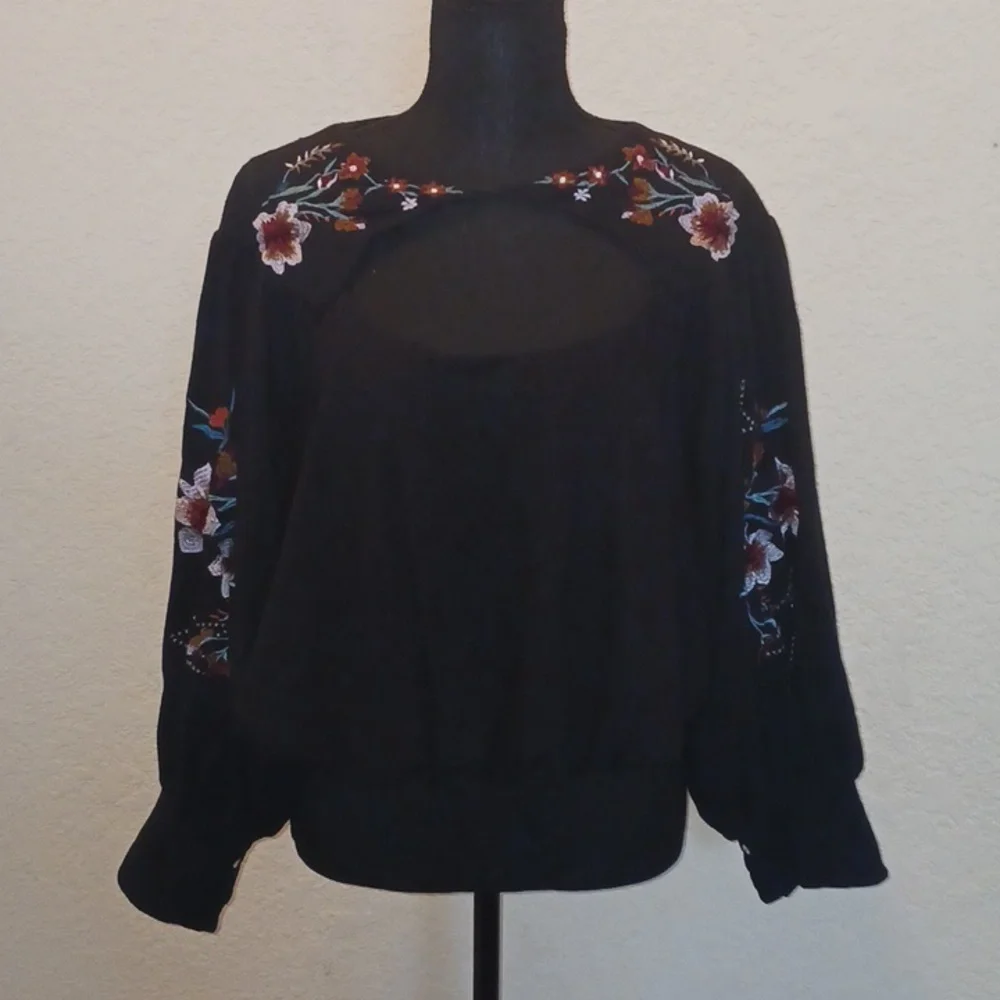 Free People Embroidered Top- Small - Picture 3 of 9